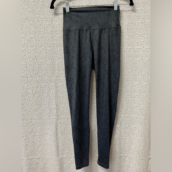 All Fenix animal print dark blue sport active yoga runner leggings | size Small - Picture 1 of 7